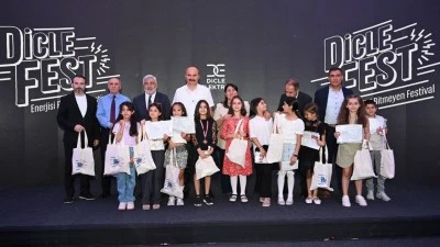VALİ CANALP’TEN ÖĞRENCİLERE SÜRPRİZ