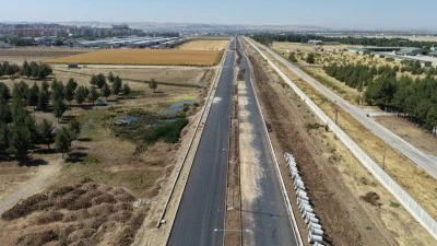 VALİ CANALP: YOL ÖNÜMÜZDEKİ AY HİZMETE GİRECEK