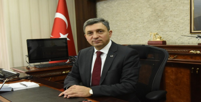 VALİ, ETİK DEĞERLERE SAYGILI GAZETECİLERİ KUTLADI!