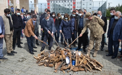 VALİ ŞAHİN NEVRUZ ATEŞİNİ YAKTI
