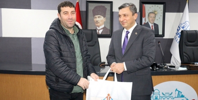 Vali Şahin’den gazetecilere jest