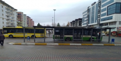 VATANDAŞLAR KAPALI DURAK İSTİYOR