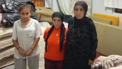 Yağmurda evi su basan anne yardım bekliyor