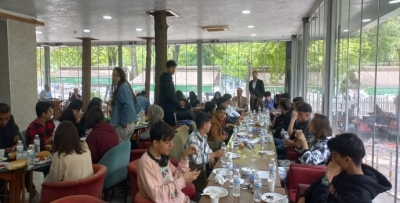 YAŞAR, GENÇLERLE KAHVALTIDA BULUŞTU